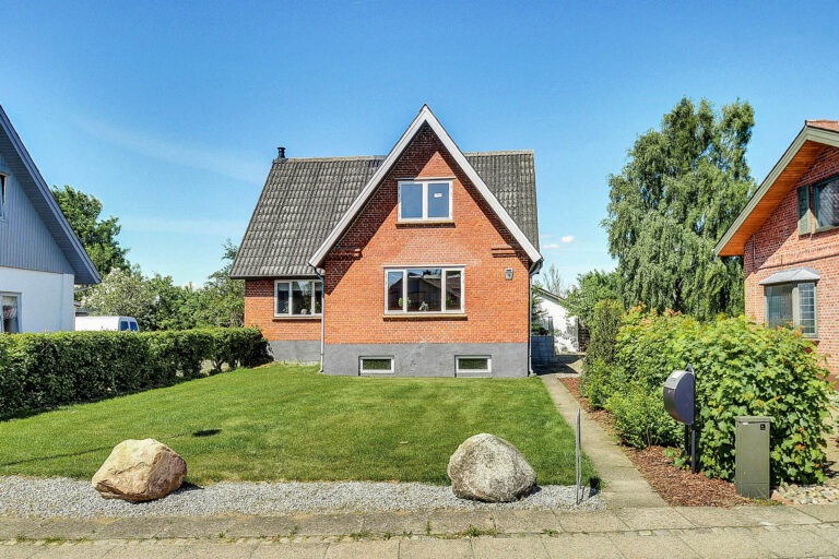 5095f3656b5848a1994c8c6e0cac6b59_60900865_ejendommen