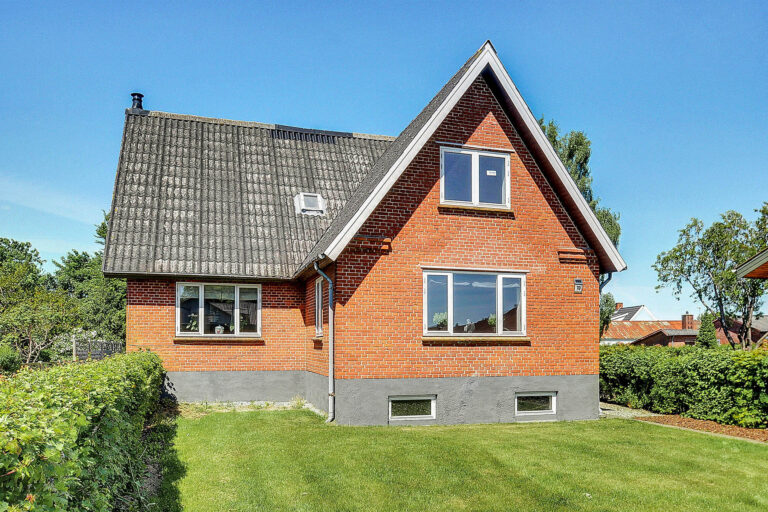 b3e37c32ebb3474ea8db3699b21e4627_60900865_ejendommen